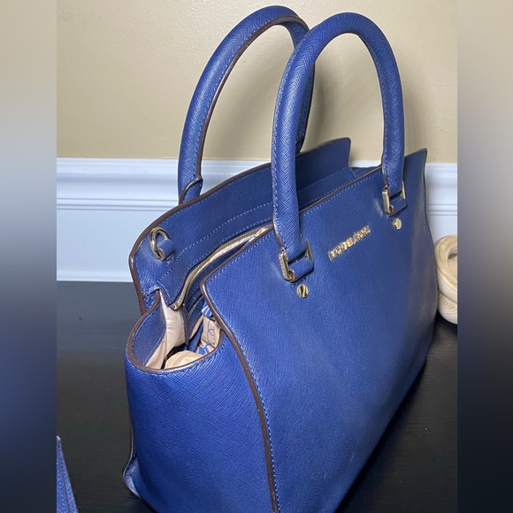 Michael Kors Selma Handbag with Michael Kors Wallet and Duster Bag - Picture 6 of 17